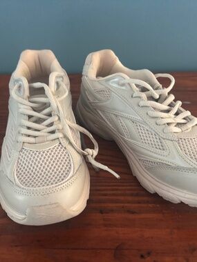 Reebok Vector Runner Sneaker